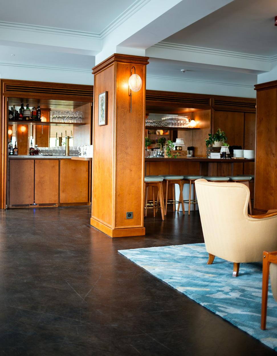 Rune Stone Lounge & Bar